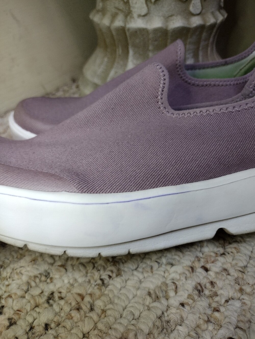 OOfos Women's OOmg eeZee Low Shoe In Purple/Mauve Colorway - Picture 4 of 11